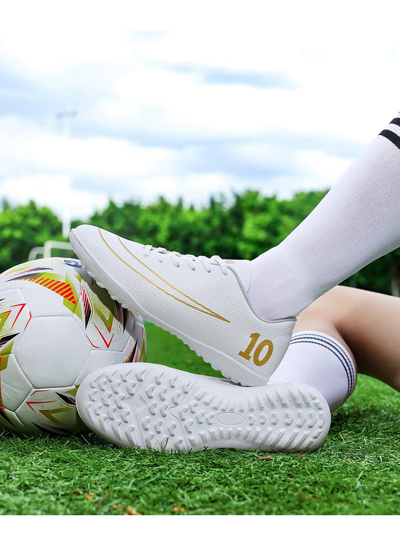 Men's football shoes, casual sports shoes, student training, fashionable and comfortable, ultra-light football boots