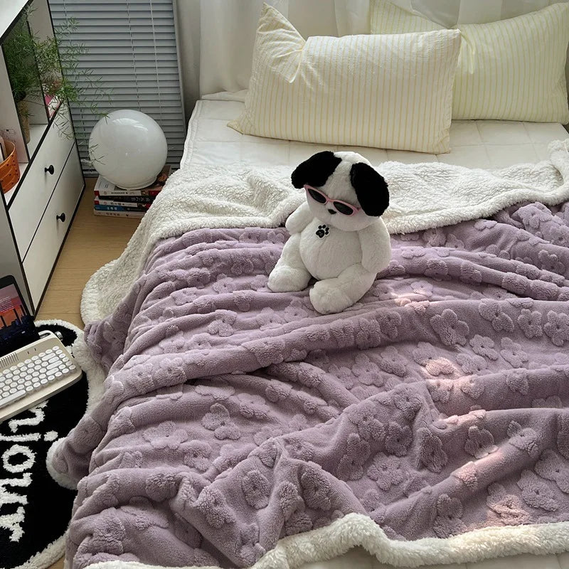 Luxury Lamb Wool Flower Jacquard Blanket Solid Color Thickened Warm Sofa Leisure Blankets Autumn and Winter Skin-Friendly Quilt