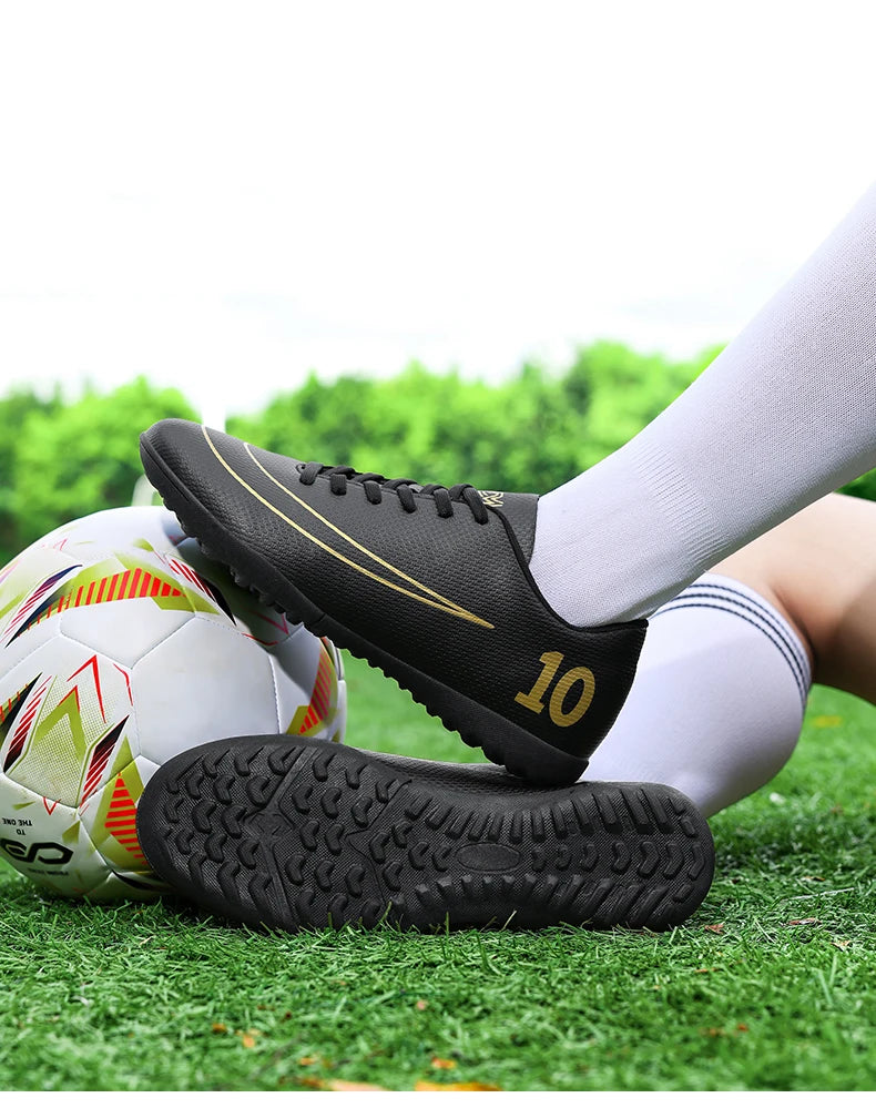 Men's football shoes, casual sports shoes, student training, fashionable and comfortable, ultra-light football boots