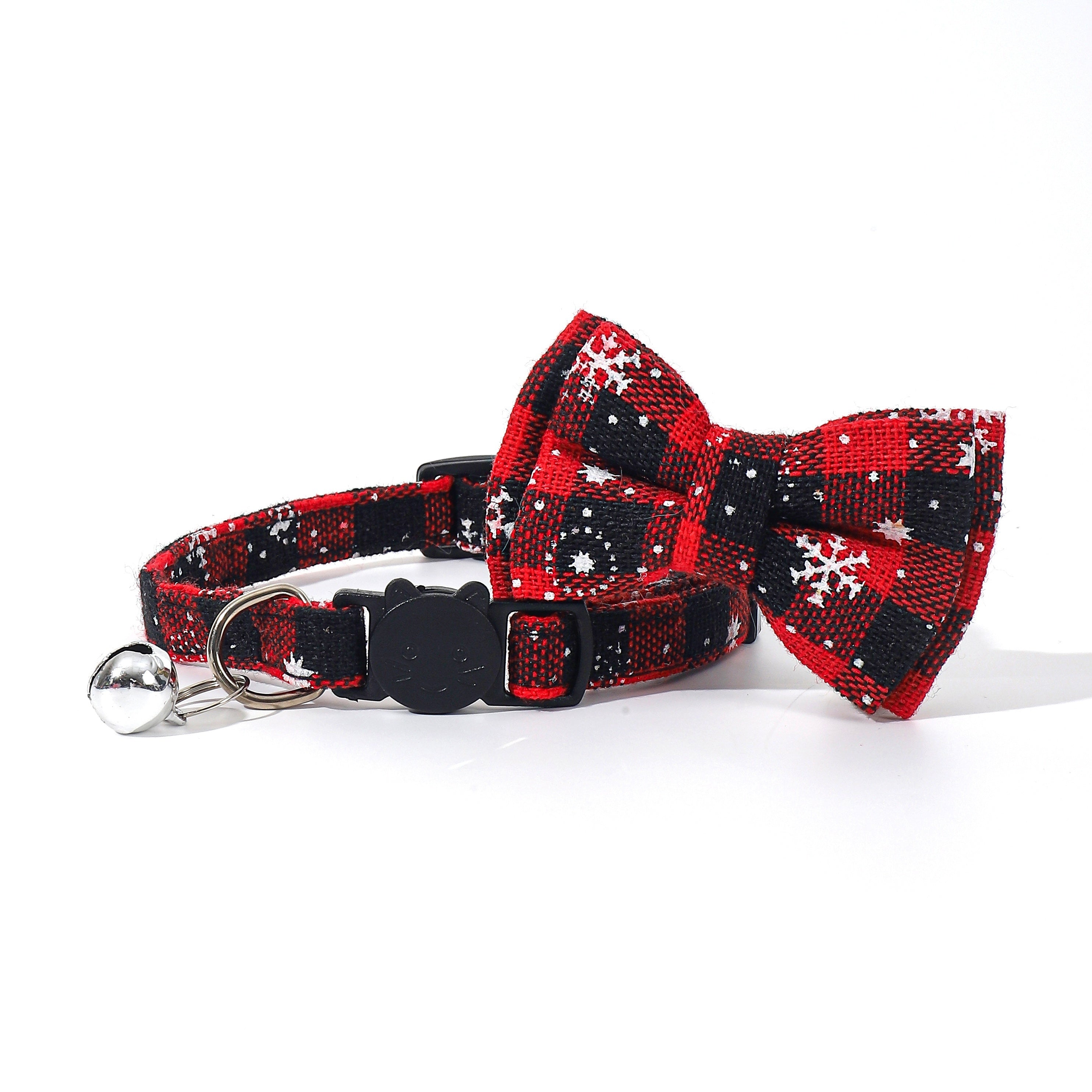 Festive Christmas Cat Collar – Adjustable Bow Tie with Bell, Snowflake Design, Holiday Pet Accessory